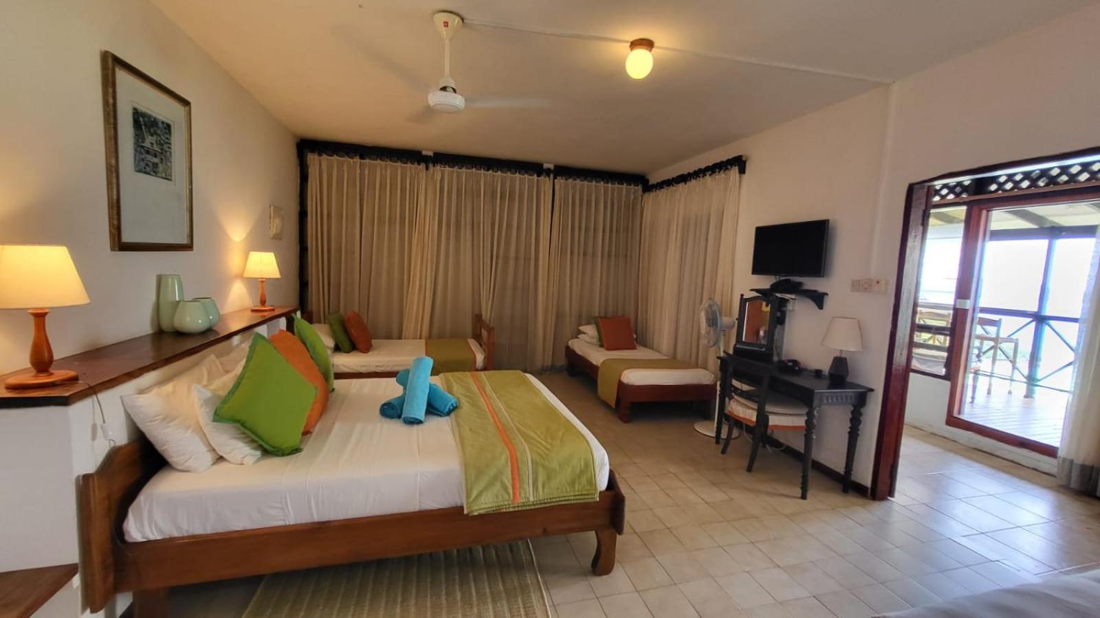 Mango Lodge Anse Volbert Village  Exterior photo