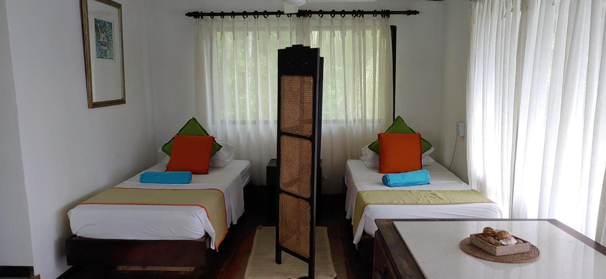 Mango Lodge Anse Volbert Village  Room photo