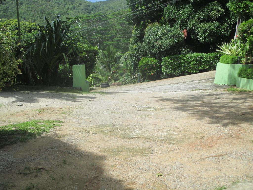 Mango Lodge Anse Volbert Village  Exterior photo